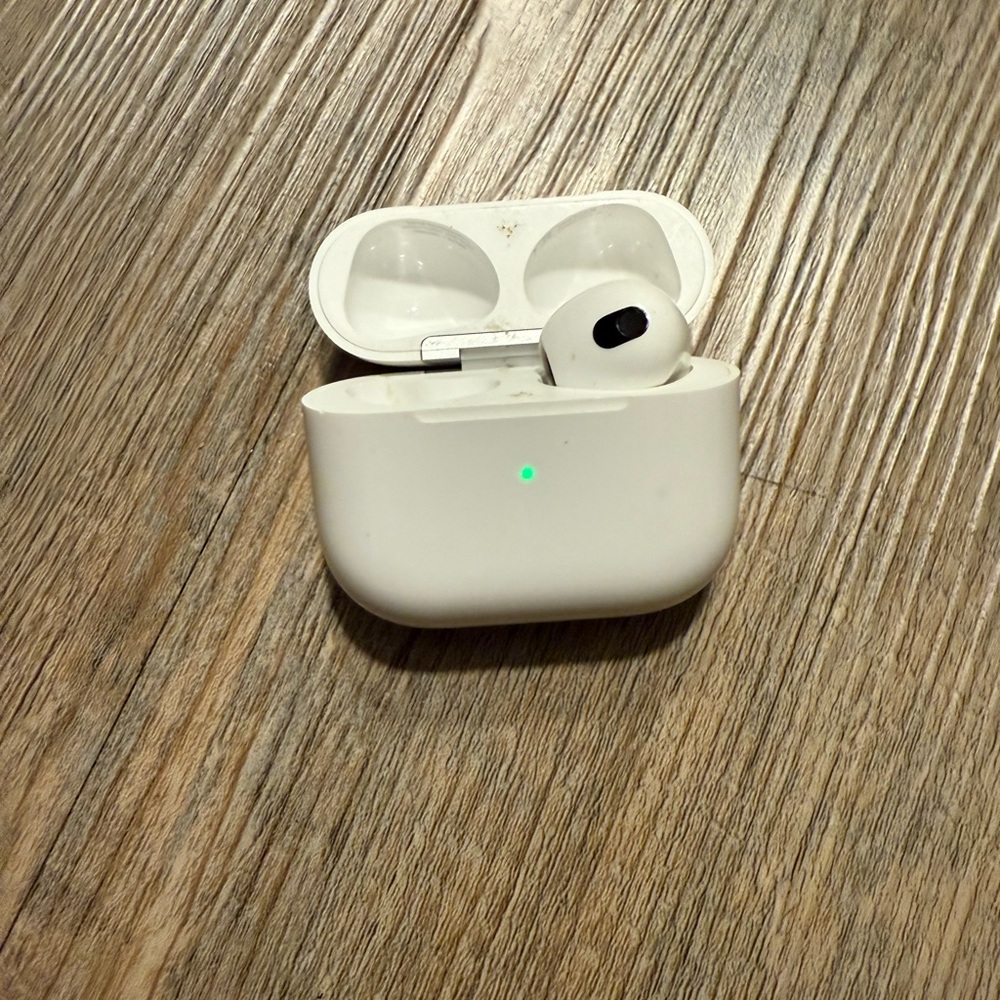 Apple AirPods Pro Wireless Earbuds